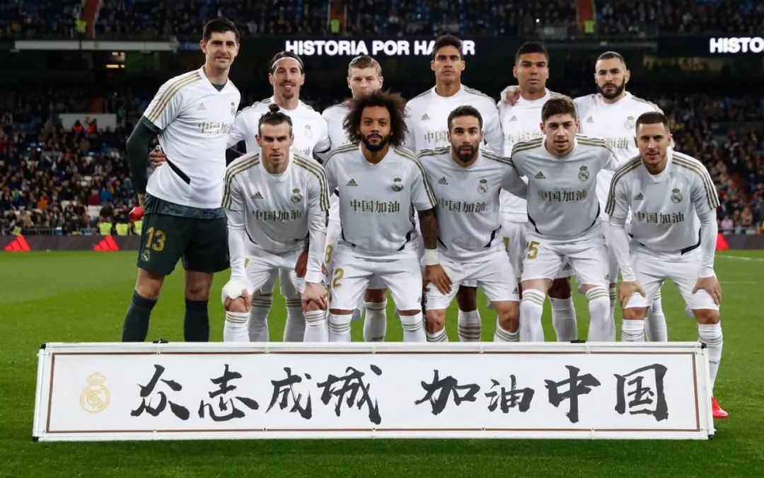 范加尔：如果阿贾克斯听我的，他们将在两三年内恢复正常（范加尔：若阿贾克斯采纳我的建议，两三年内就能重回正轨）