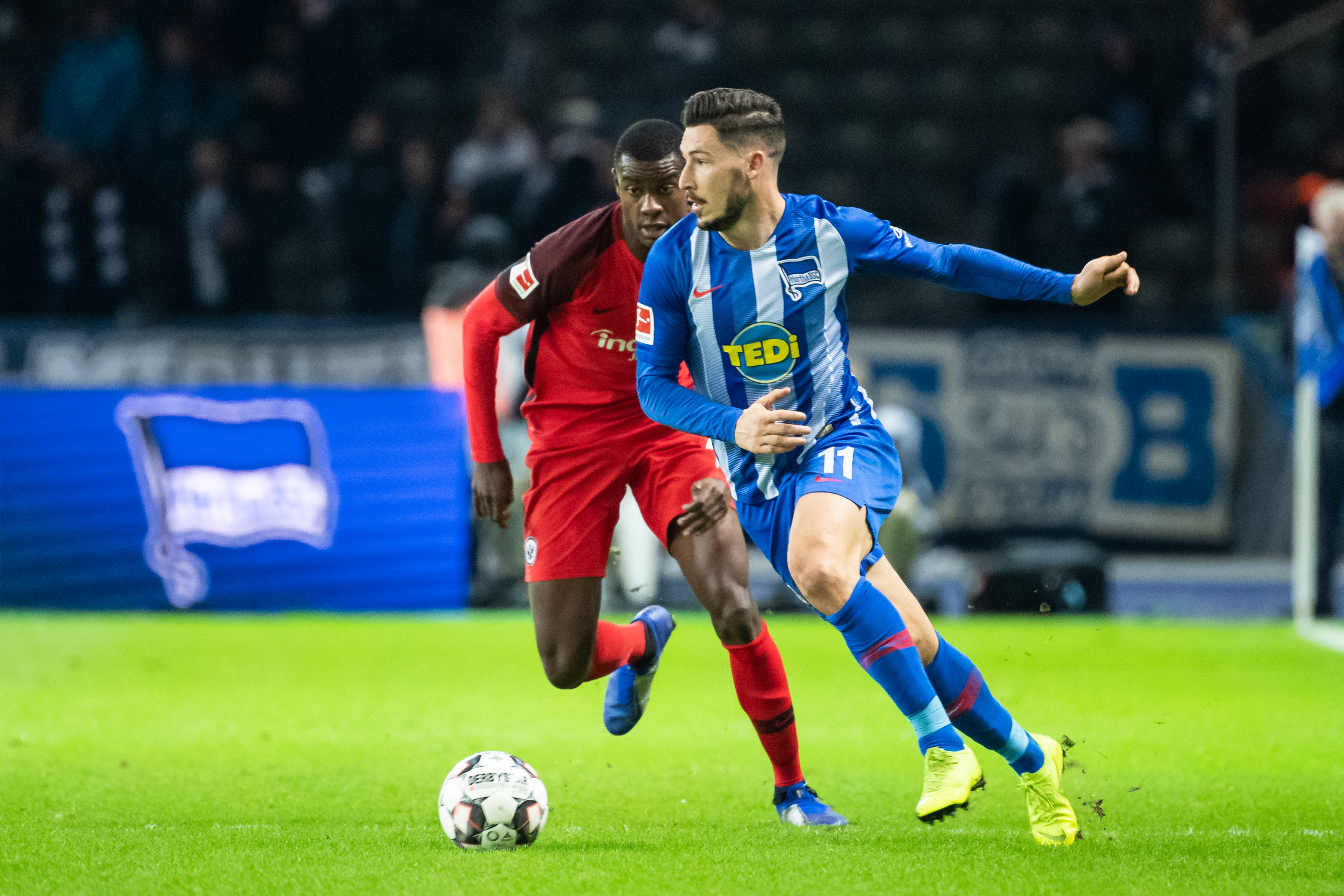 篮球湖人球员关键防守贡献显著