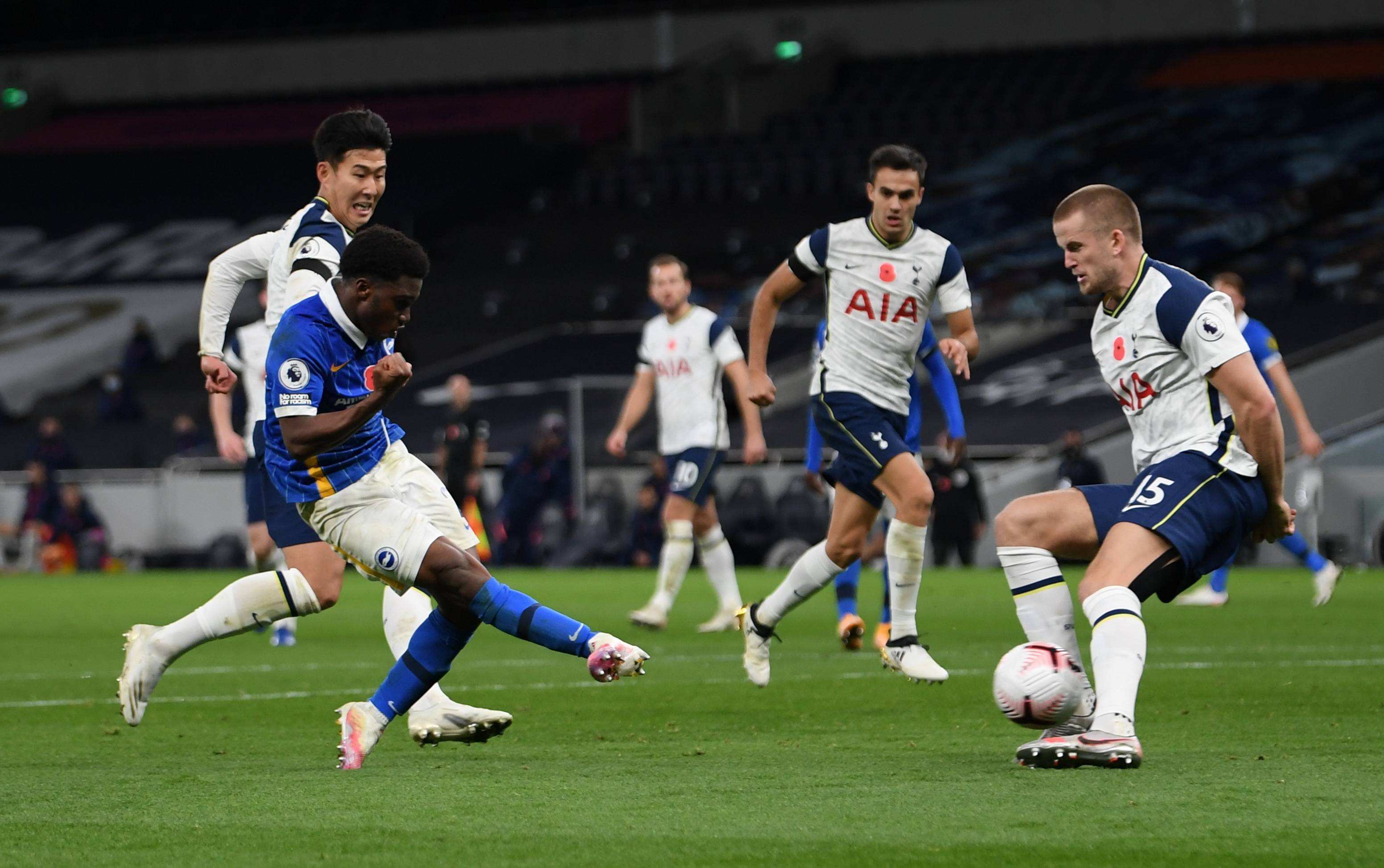 有前科！图雷上轮联赛蹬踏直红葬送好局，今日非洲杯遗憾飞点（曾有前科！图雷上轮联赛蹬踏直红断送优势，今夜非洲杯点球遗憾失手）