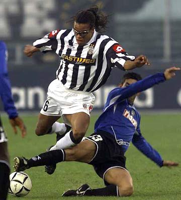 杰伦·布朗本赛季已经10次单节砍下15+，高居联盟第一