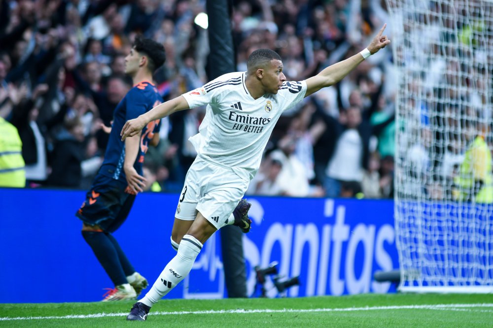 官方：阿什拉夫当选2025年度非洲足球先生