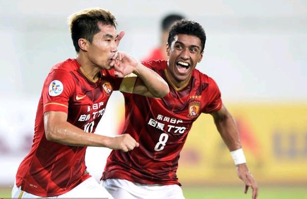 阿斯：C罗肘击可能被认定为暴力行为，将会禁赛至少三场比赛