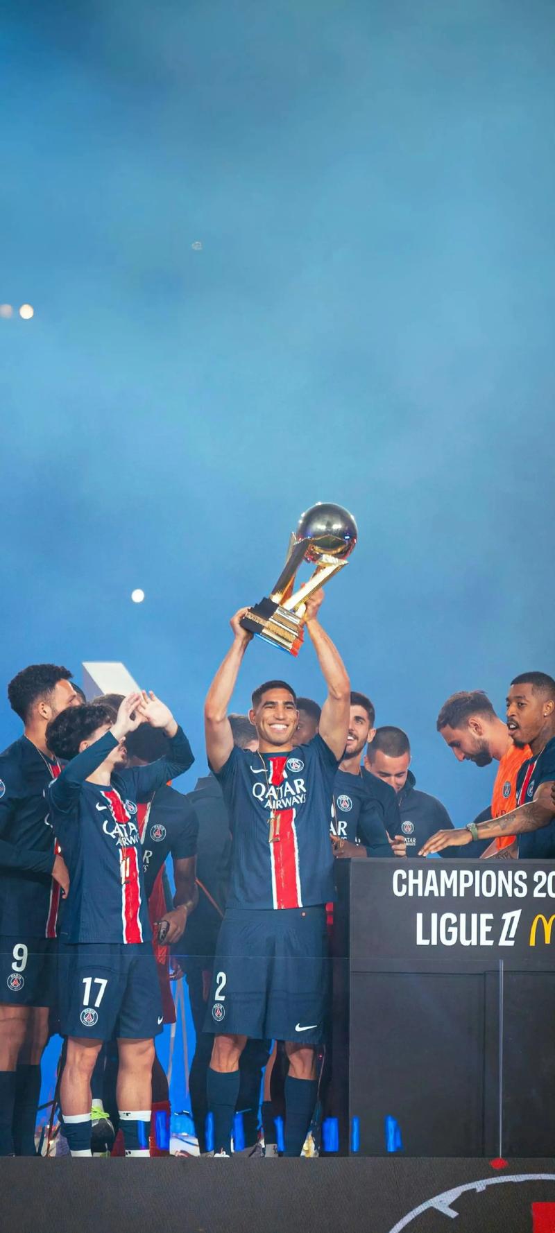 欧冠淘汰赛前瞻：拜仁客战巴黎,