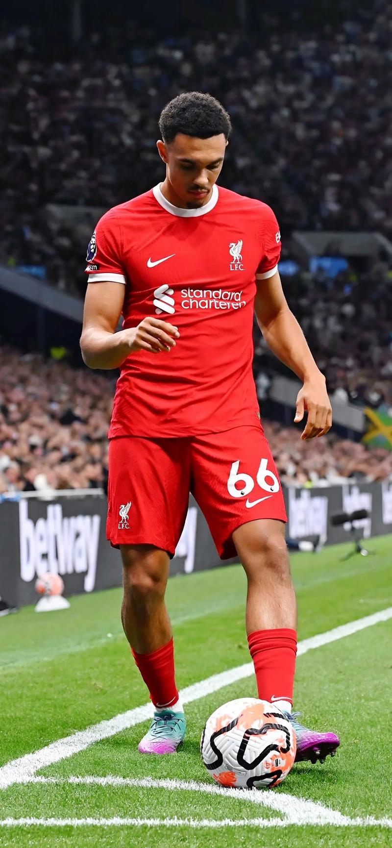 战绩碾压，欧冠4轮战罢，英超球队面对西甲球队取得7胜1负（欧冠前四轮英超全面压制西甲：交锋战绩7胜1负）