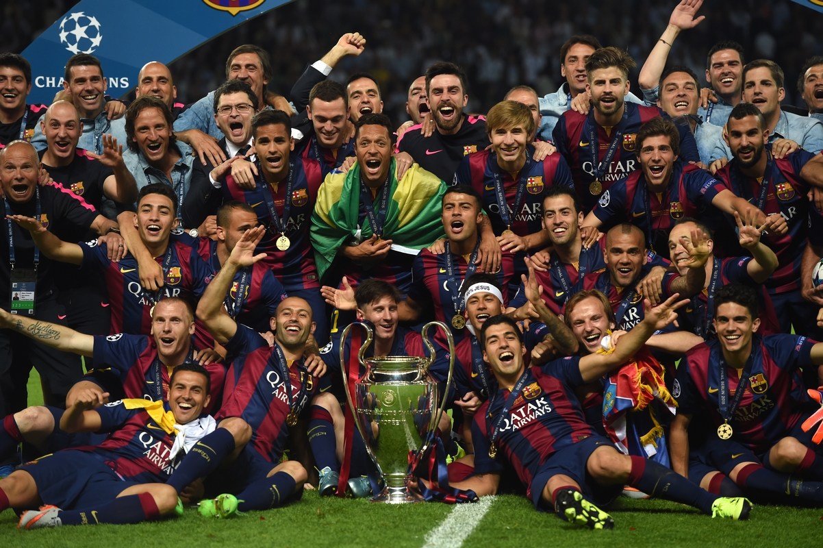 最快百球先生！哈兰德领取英超100球纪念球