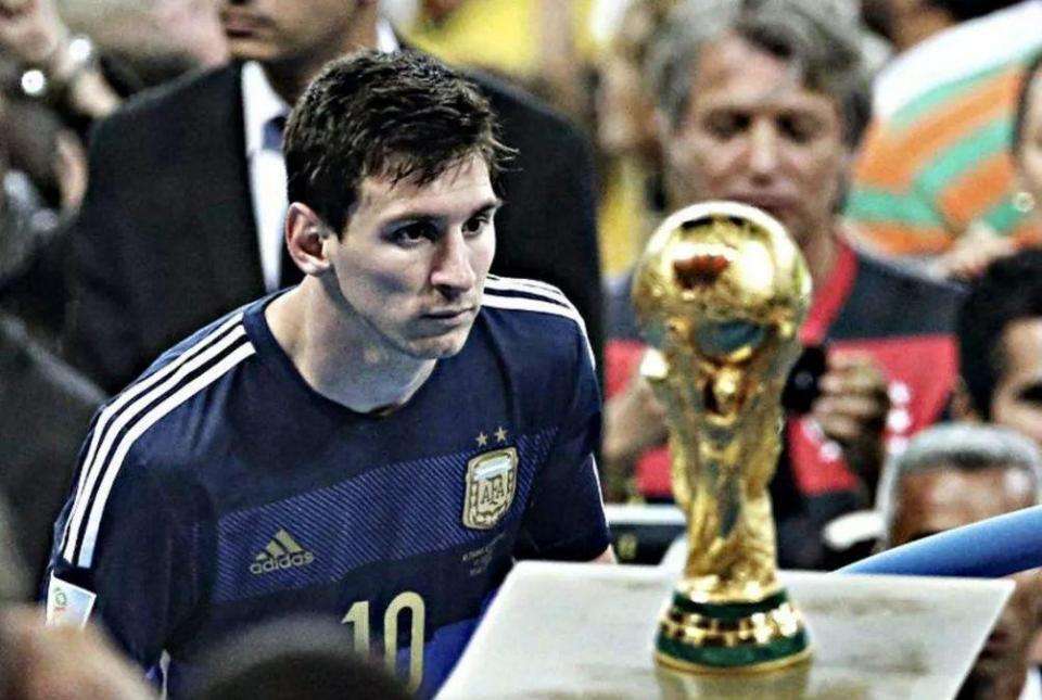 中场核心连续突破防守制造机会