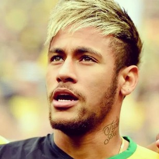 霍伊伦德梅开二度 那不勒斯击败尤文后登上意甲榜首（霍伊伦德双响，那不勒斯力克尤文登顶意甲榜首）