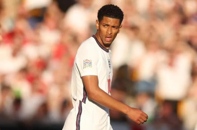 北大高才生+烧烤店老板+渝超球员=36岁的他