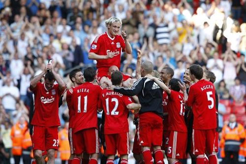 阿森纳曾4次在圣诞节前登顶，但也被曼市双雄四杀无缘夺冠（阿森纳曾四度圣诞前领跑，却被曼市双雄主客场双杀，终与冠军无缘）