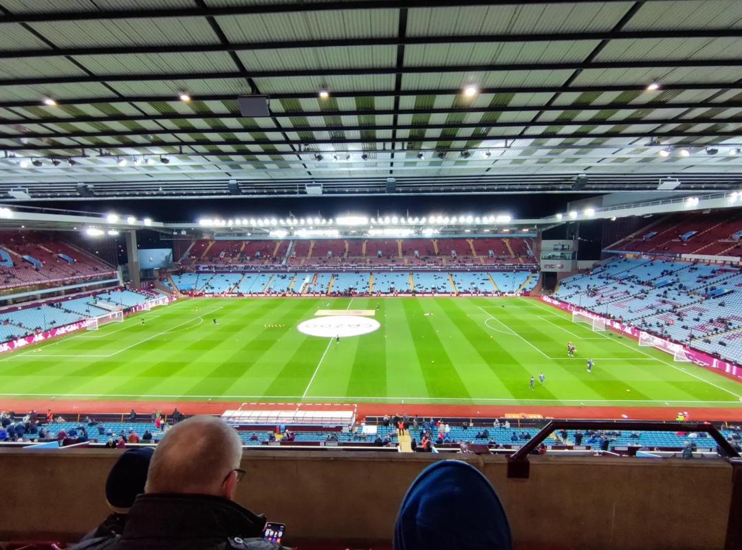 日职联战报：两队屡失良机，东京绿茵0-0福冈黄蜂