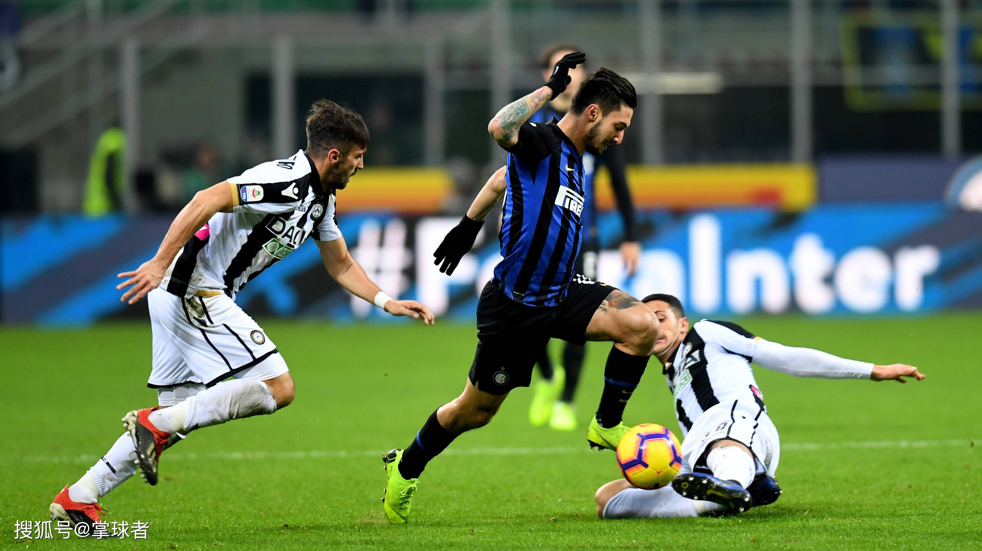 曼联锁定英超新星沃顿，阿莫里姆应果断出手（英超新锐沃顿成曼联目标，阿莫里姆需抢先出击）