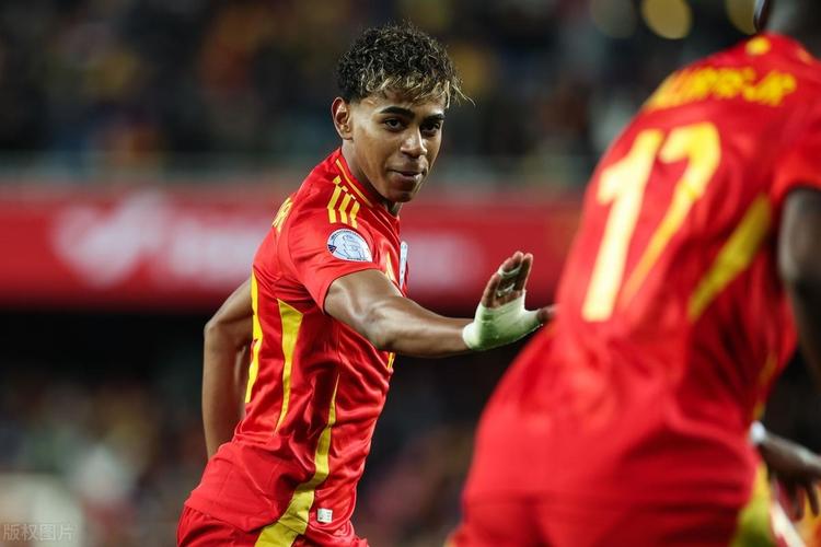 渝媒介绍重庆铜梁龙冲超庆典：也是新股东形象的首次集中展示