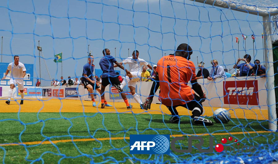 安东尼奥：拜合拉木一直在给球队带来帮助；我让球员远离外界评论