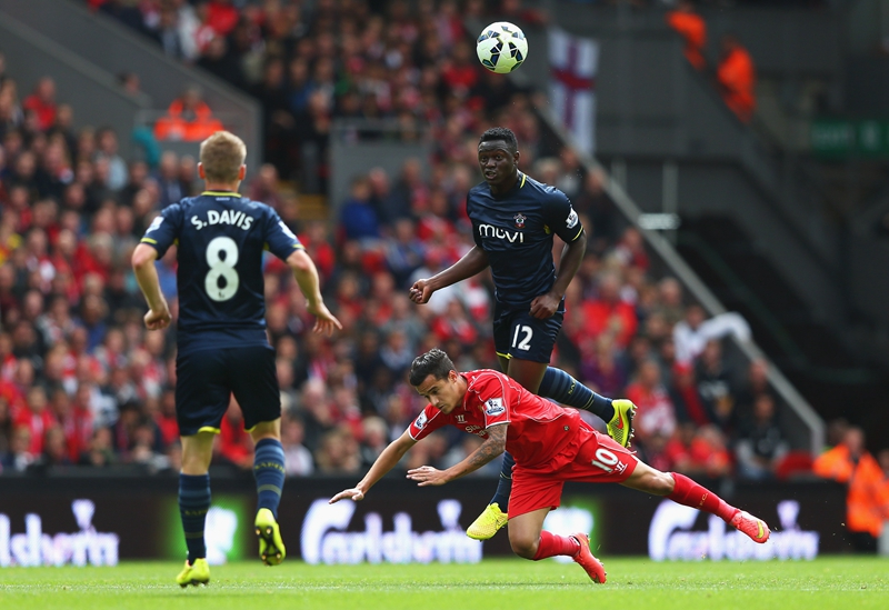 北伦敦德比还能上吗？加布里埃尔在比赛中疑似腹股沟受伤被替换下场