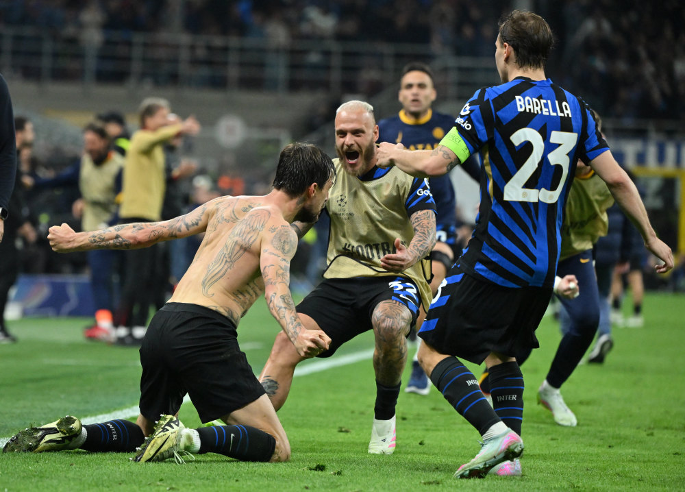 西甲半场：博耶点射破门，阿拉维斯暂1-0皇家社会（西甲半场战报：博耶点球建功，阿拉维斯暂以1-0领先皇家社会）