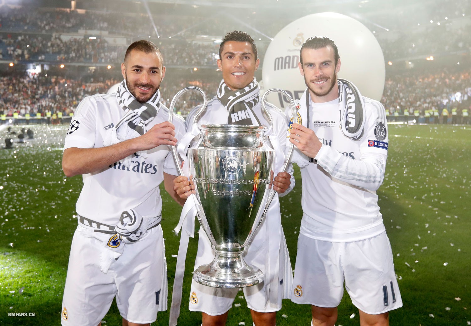 欧冠前瞻：阿贾克斯客战黑马卡拉巴克，能否期盼取得首胜？（欧冠前瞻：阿贾克斯做客挑战黑马卡拉巴克，首胜能否到来？）