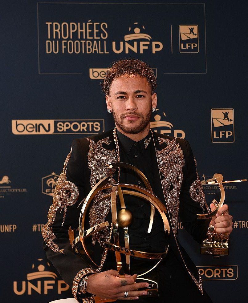 图片报：米兰对金玟哉感兴趣，在今夏就曾观察过他